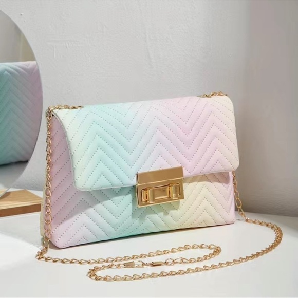 Colorful Pastel Ombre Quilted Pattern Crossbody Purse - Picture 6 of 6